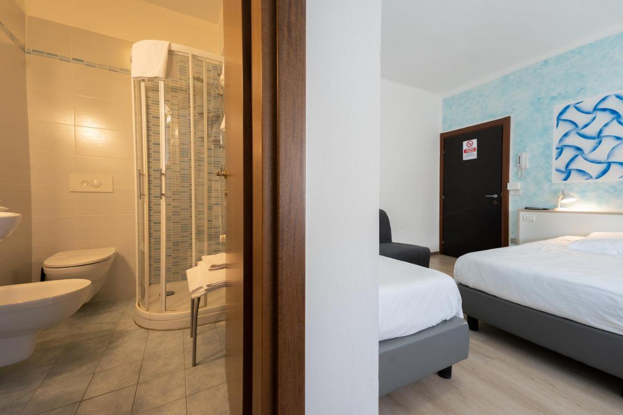 Hotel Benaco Mavras Peschiera del Garda Exterior photo